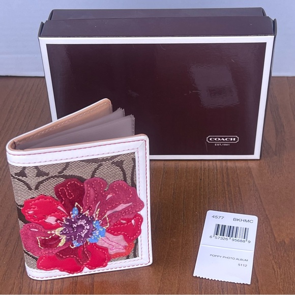 Coach Handbags - Coach Poppy‎ Photo Album Floral Appliqué RARE *Limited Edition* Vintage 2005 NEW